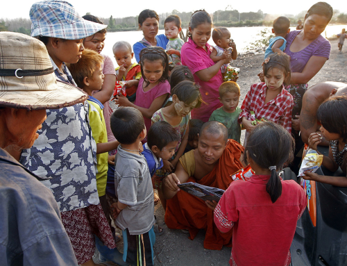 “Dignity” (comes) to the Mae Sot dump community…