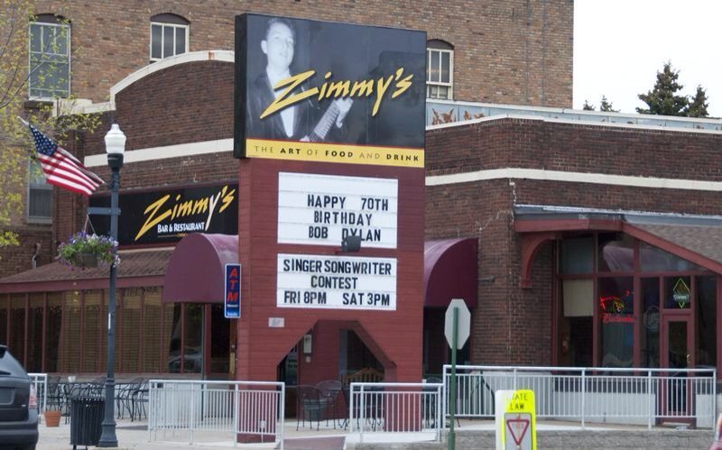 Zimmy's closes. community support
