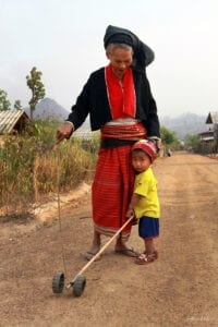 northern thailand hilltribes - jeffrey warner - Indigenous palong woman and child